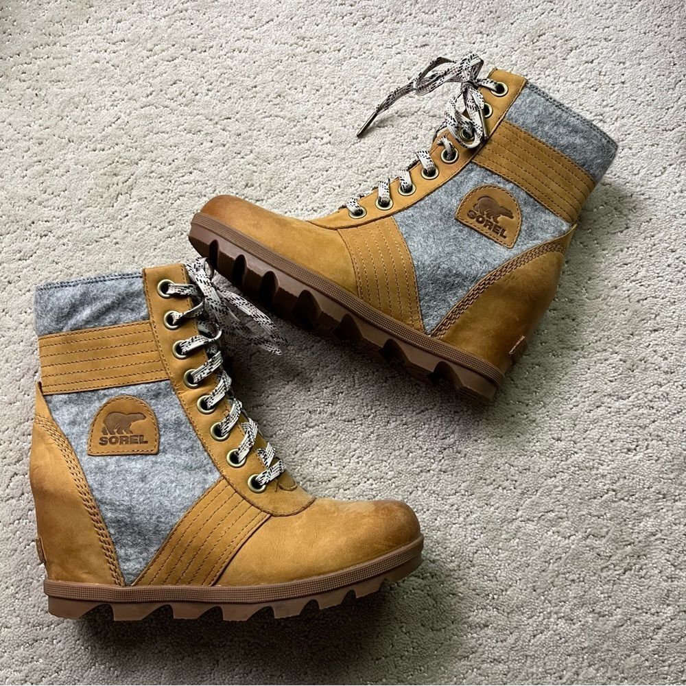 Sorel Lexie Lace-Up Wedge Boots Booties Felt Leather Joan of Arctic 8.5